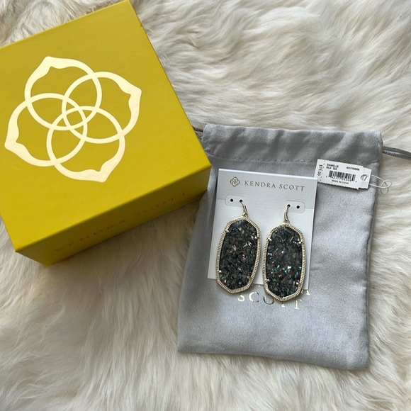 Kendra Scott Danielle Gold Crushed Purple Abalone Earrings - Picture 1 of 6